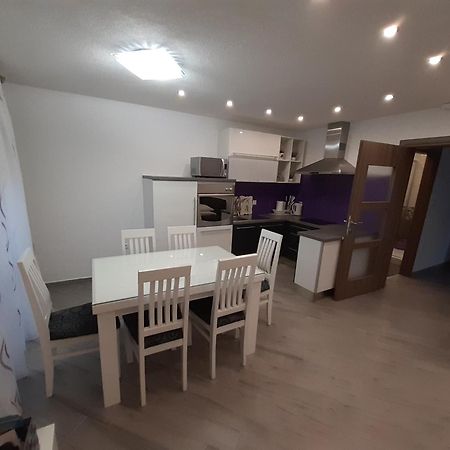Apartment Lucky With Jacuzzi Trogir Room photo