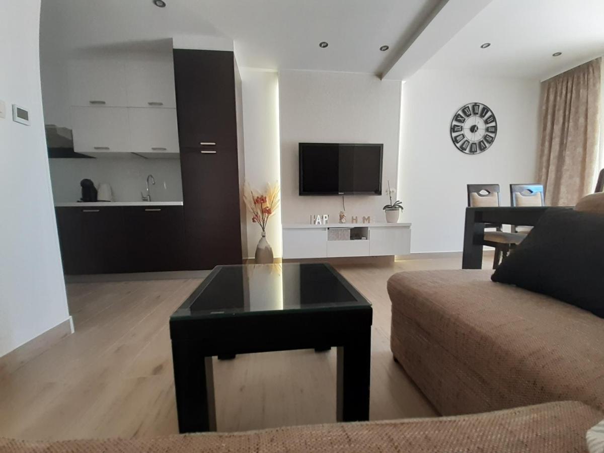Apartment Lucky With Jacuzzi Trogir Exterior photo