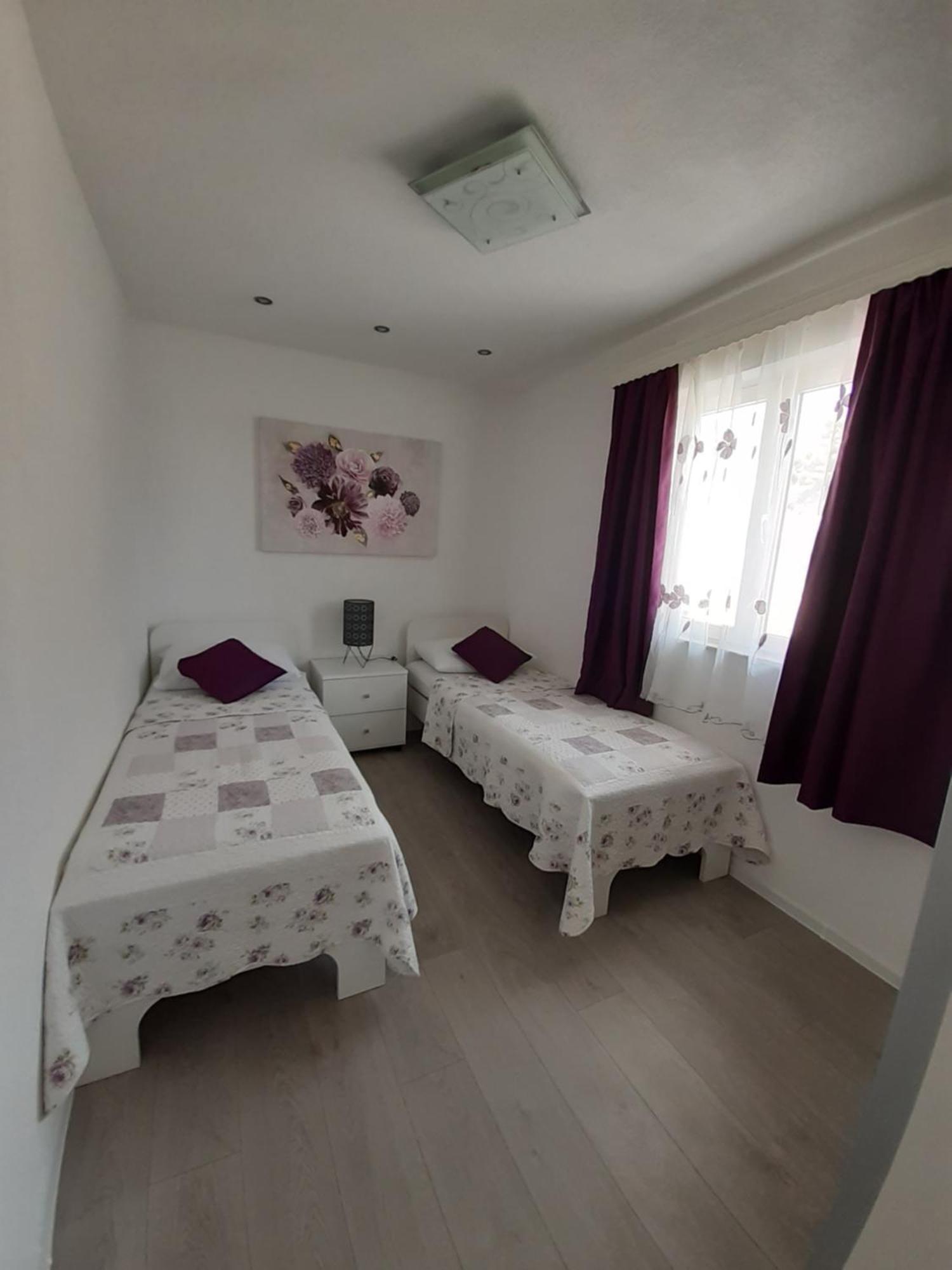Apartment Lucky With Jacuzzi Trogir Room photo