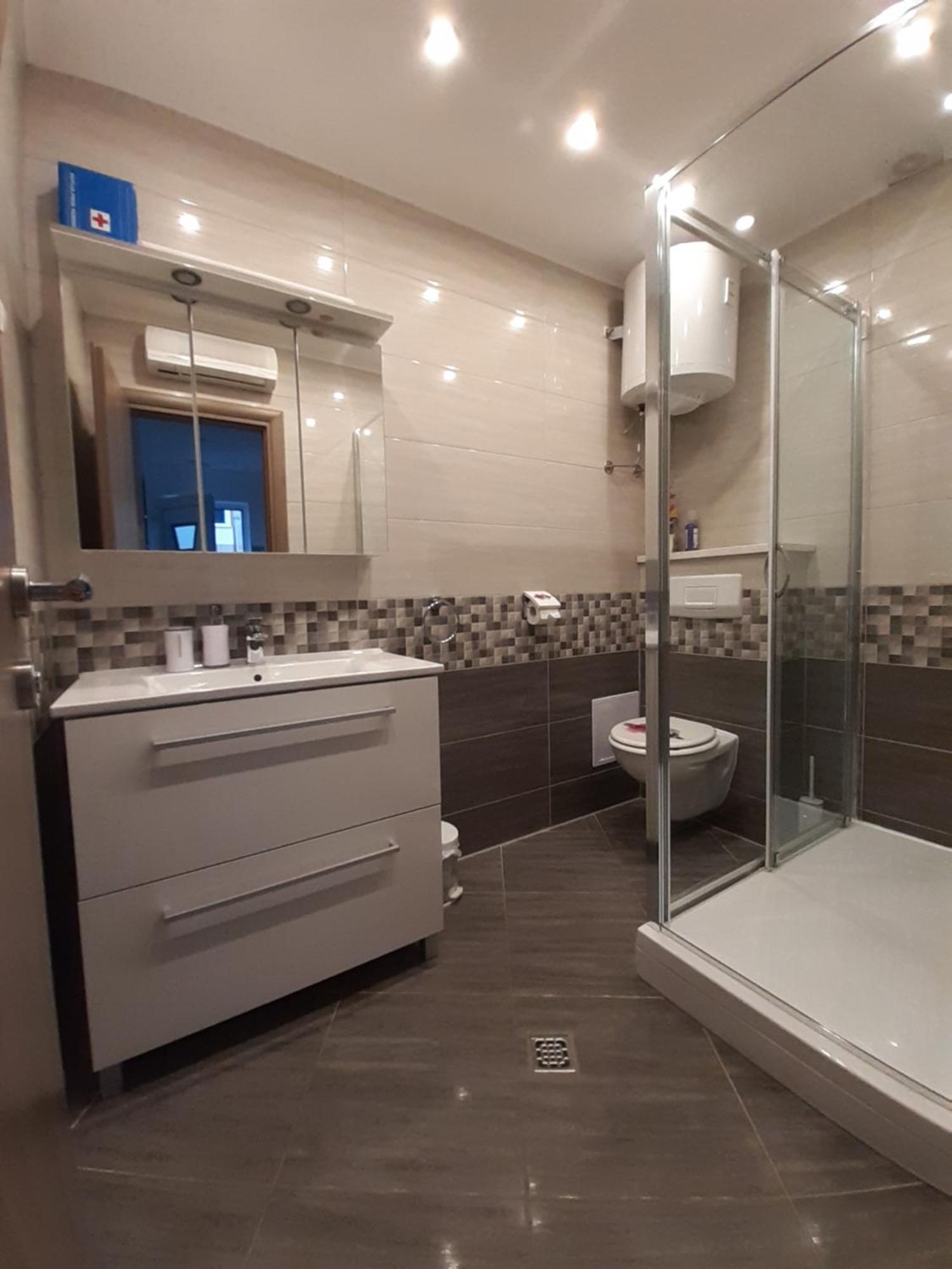 Apartment Lucky With Jacuzzi Trogir Room photo