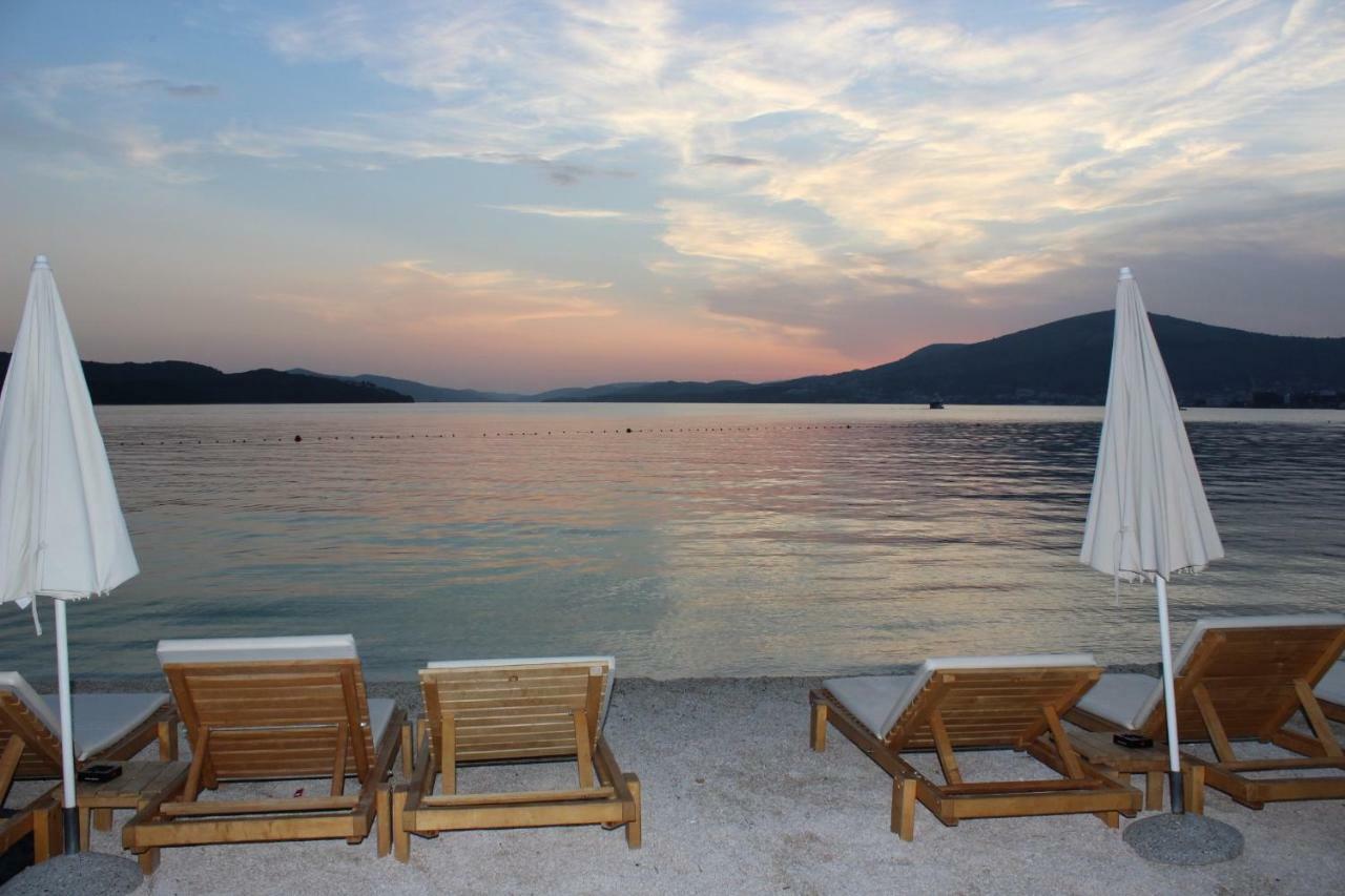Apartment Lucky With Jacuzzi Trogir Exterior photo