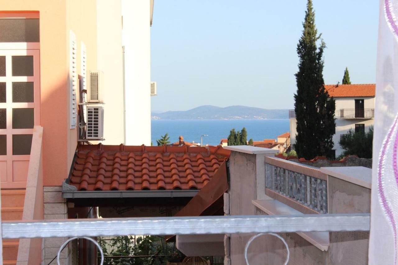 Apartment Lucky With Jacuzzi Trogir Exterior photo