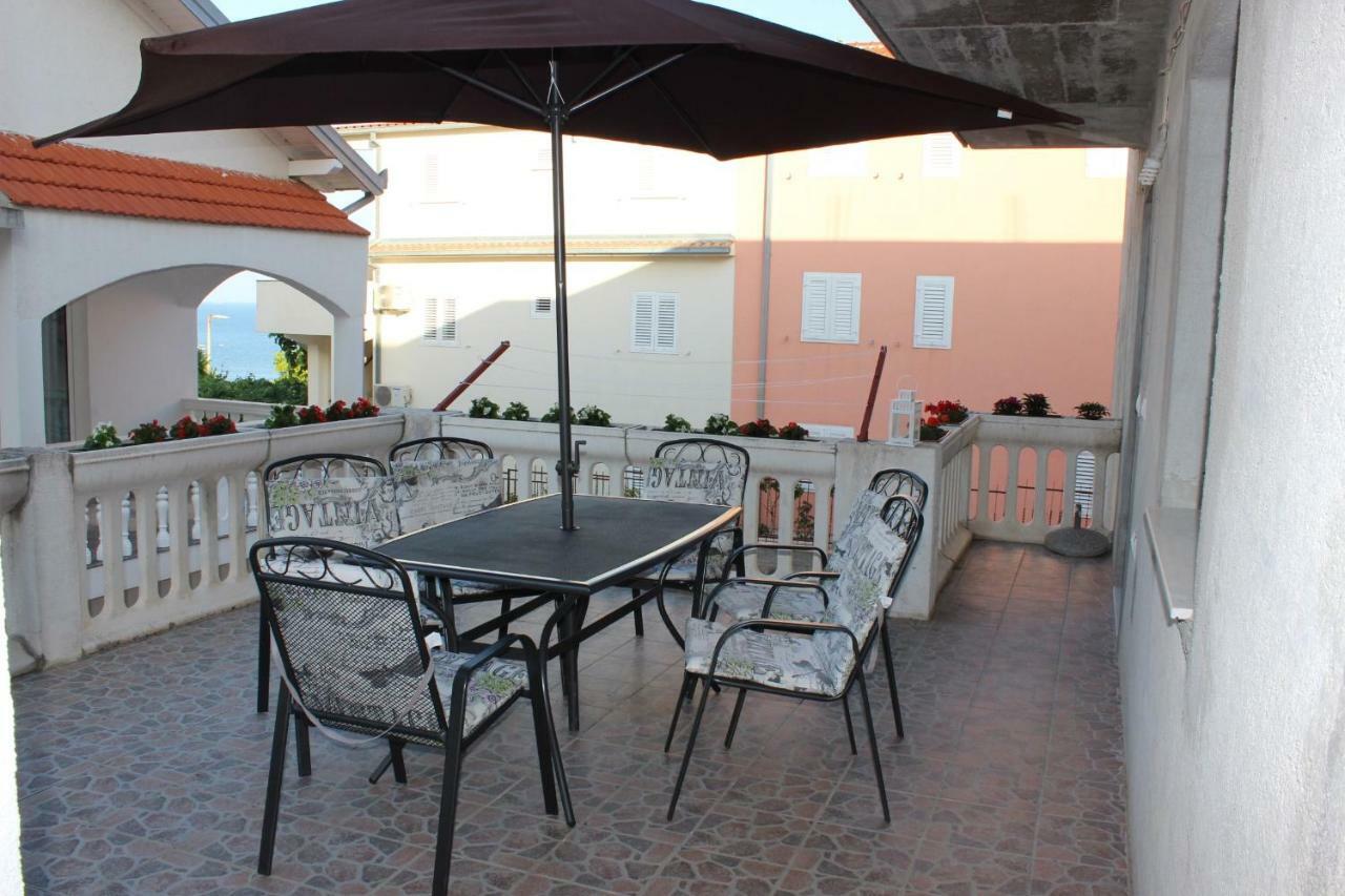 Apartment Lucky With Jacuzzi Trogir Exterior photo