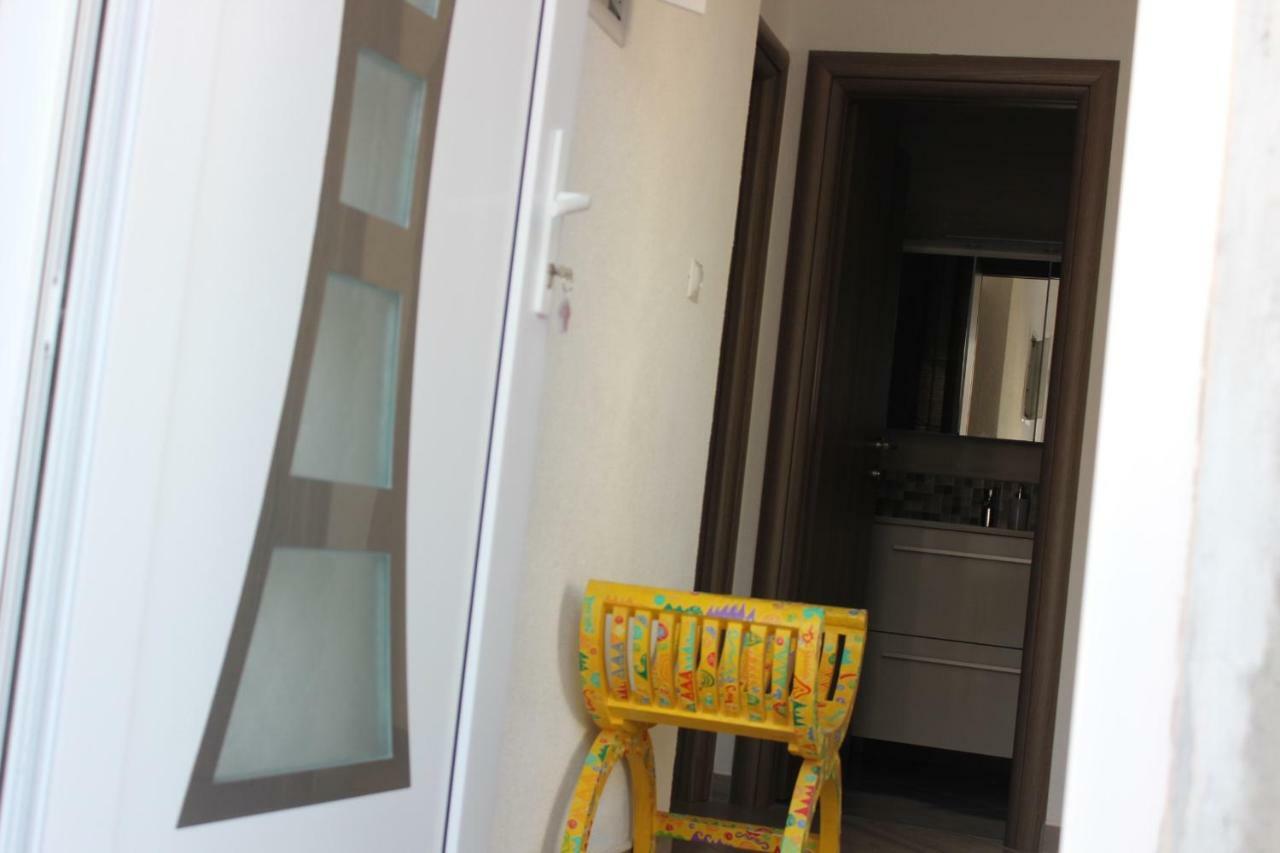 Apartment Lucky With Jacuzzi Trogir Exterior photo